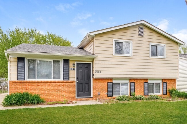 Building Photo - 3044 Bennington Ave