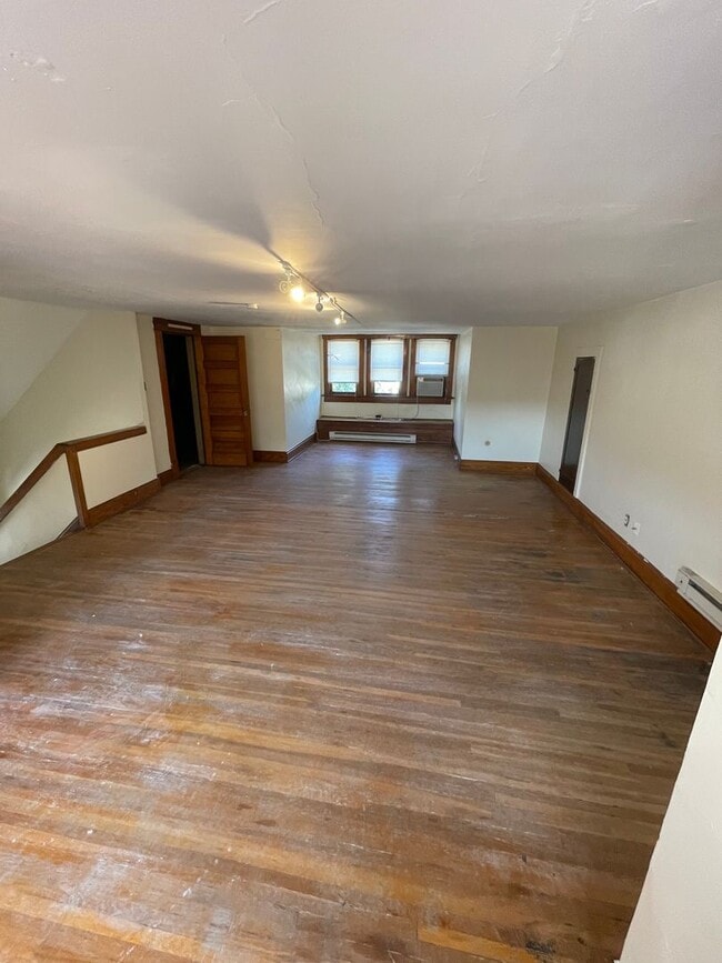 Photo - Large Brick 7 bedroom home. email Amber@os...