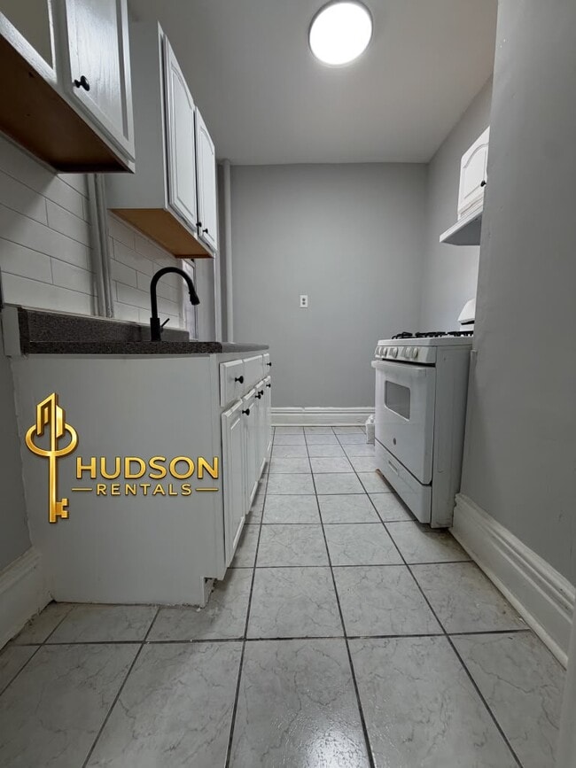 243 Claremont Ave Unit 4