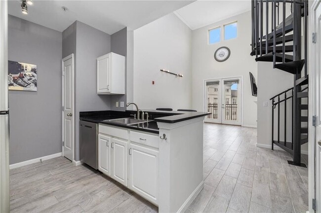 Photo - 1000 Providence Pl