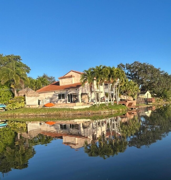 Building Photo - 2865 Begonia Way