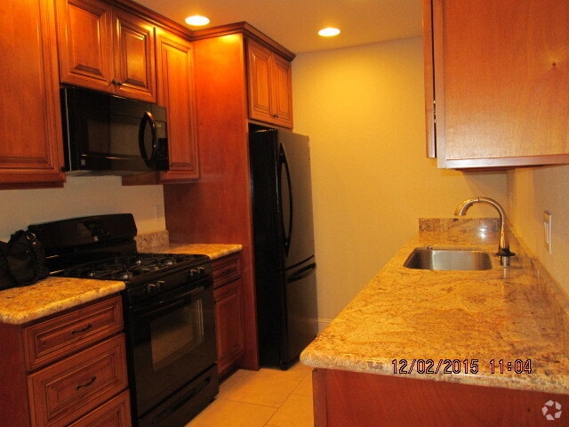 Building Photo - 373 Eldridge Ave Rental