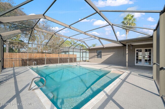 Photo - 115 Angelo Rd SE