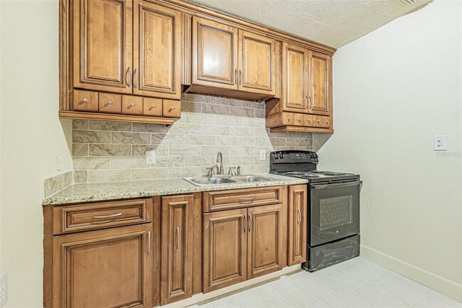 Photo - 14918 Pine Crest Rd