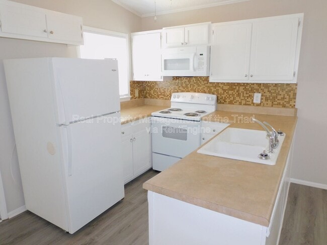 Photo - 911 Tipperary Dr