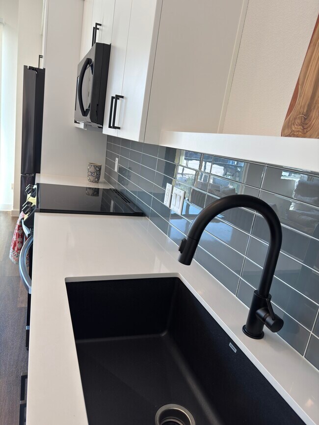 Photo - 2165 Gabriels Pl Unit 1107