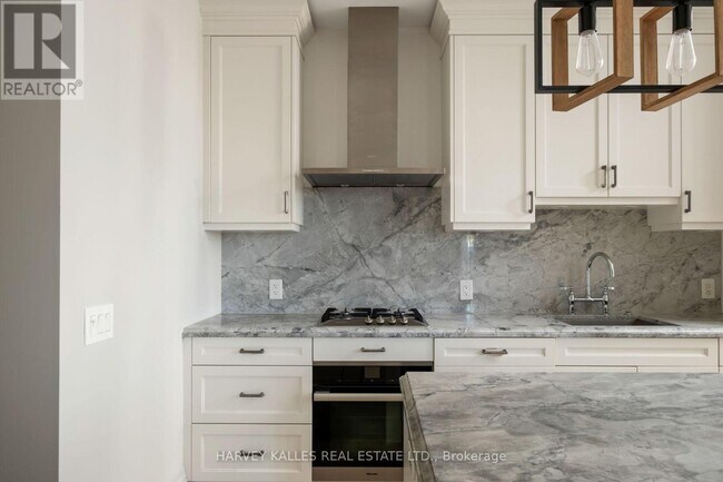 Photo - 133 Hazelton Ave Unité 306