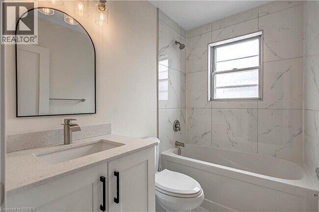 Photo - 1887-1889 WAVELL Street