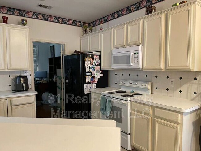 Photo - 4108 Hedgerow Dr