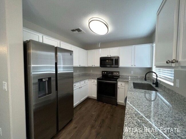 Photo - 841 E Lamonte St