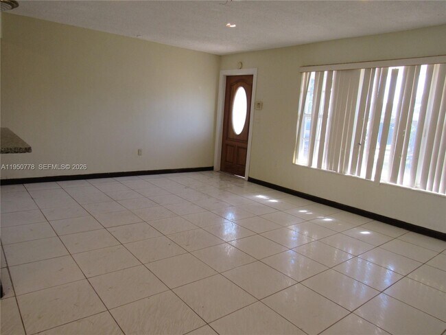 Photo - 7913 Ramona St