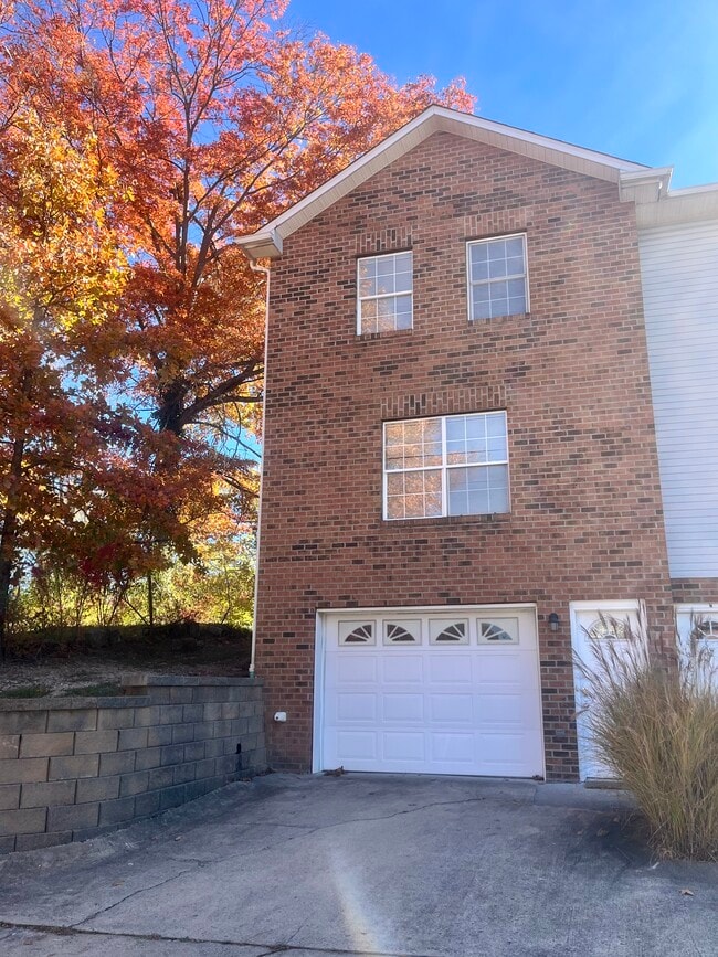 Photo - Thistlewood Lane