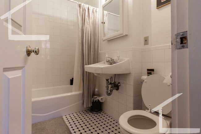 Photo - 11 Glenville Ave