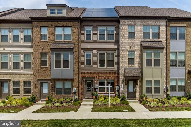 141 Capital Court - 141 Capital Court Townhome