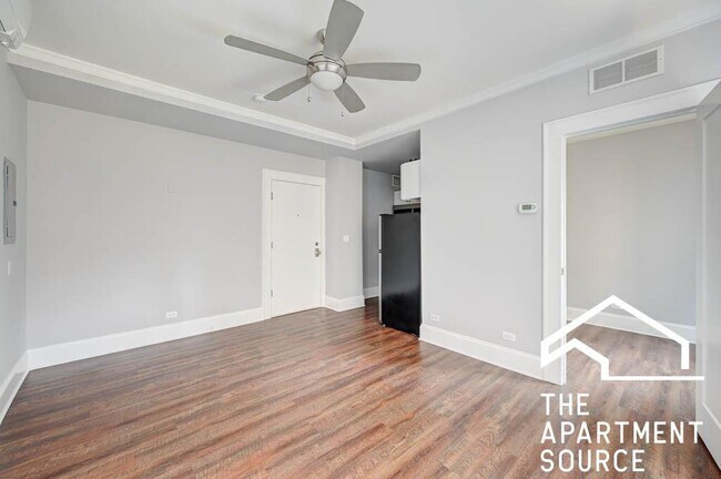 817 W Lakeside Pl Unit 208