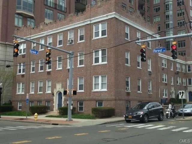 Building Photo - 82 Forest St Unit #A2 Rental