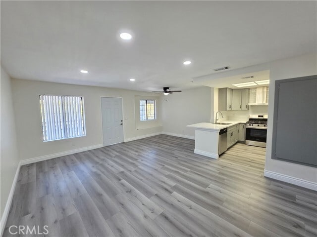 Building Photo - 44036 25th St W Unit B7