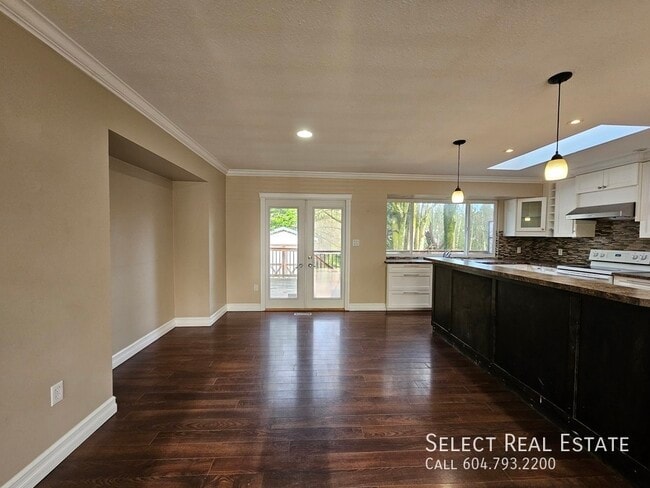 Photo - 32985 Malahat Pl Unit A