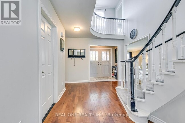 Photo - 524 Blenheim Cres