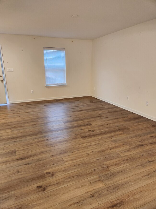 Photo - 24 Orch Grn Dr