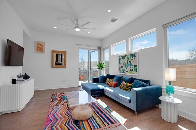 Photo - 4020 Valley View Rd Unit A