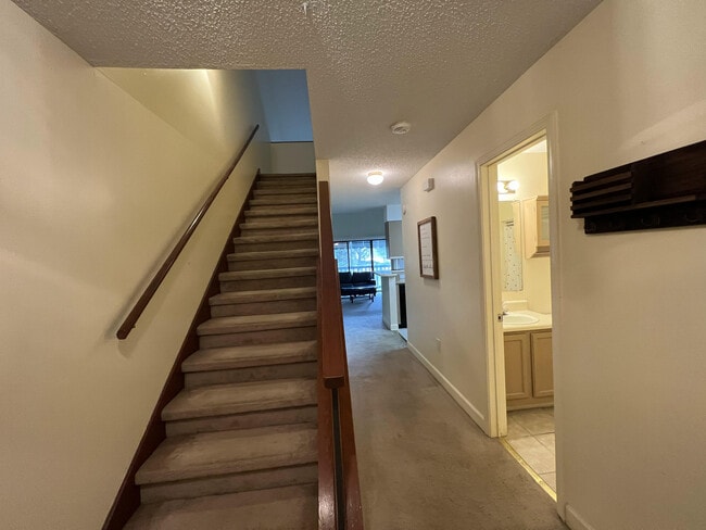 Photo - 116 Westlake Ct