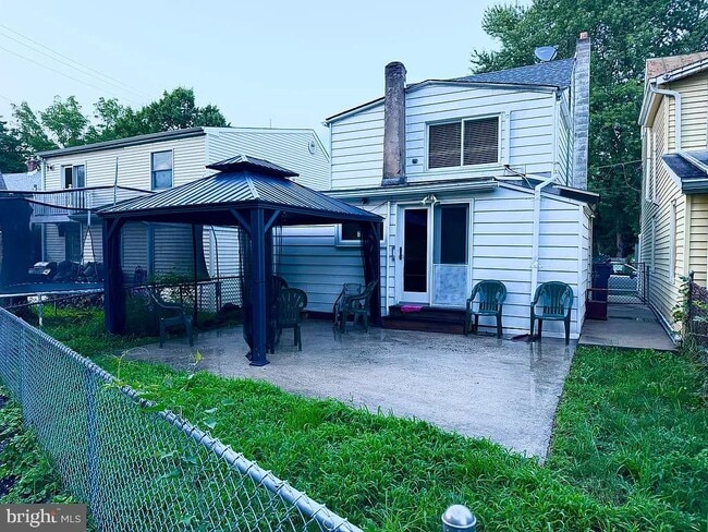Photo - 189 Centre St