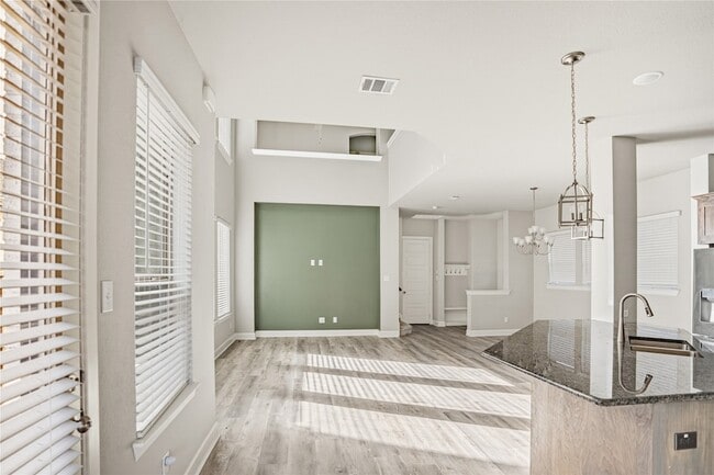 Photo - 1621 Rose Willow Wy