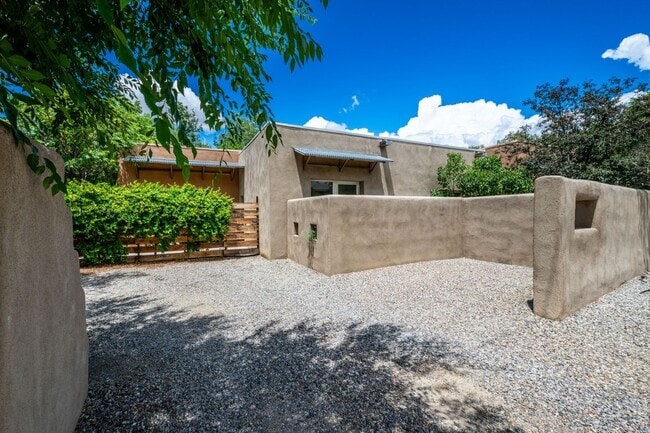 Photo - 925 Dunlap St Townhome