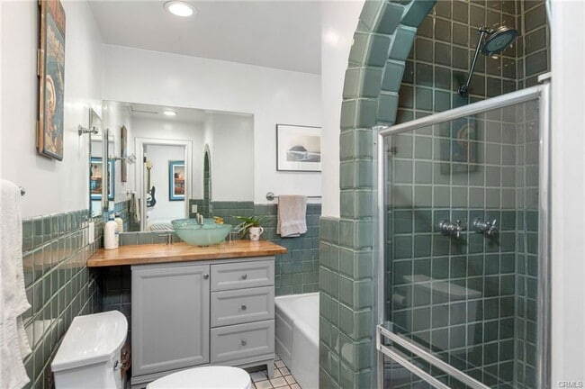 Building Photo - 5102 E Ocean Blvd Rental