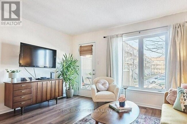 Photo - 2625 Longfields Dr