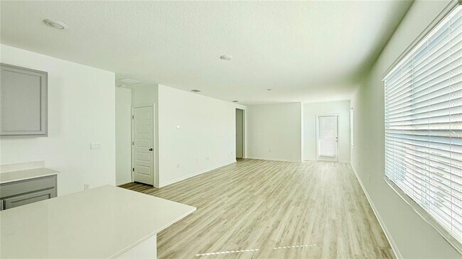 Photo - 2986 Waterlily Wy