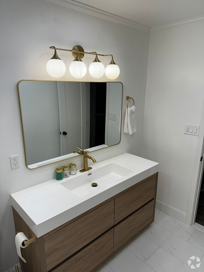 Building Photo - 4702 Apple Tree Dr Rental