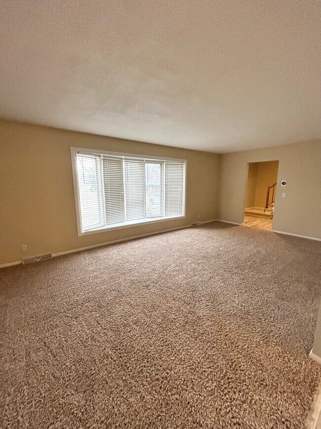 Photo - 5109 Coachman Rd