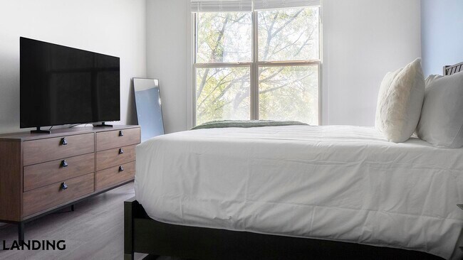 Photo - 49 Boulevard SE Unidad F-650