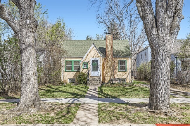 Building Photo - 520 S Loomis Ave