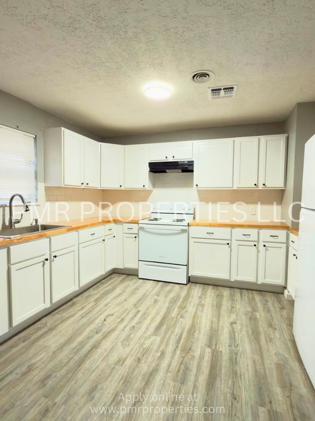 Photo - 3 Bedrooms/1.5 Bathroom House