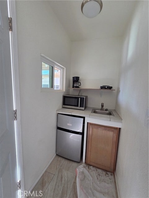 16437 Live Oak St