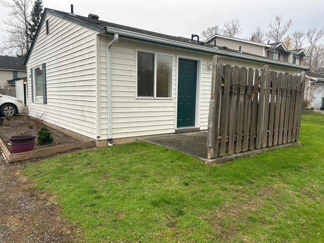 Photo - Two Bedroom One Bathroom Duplex For Rent in Bellingham Unit 2815