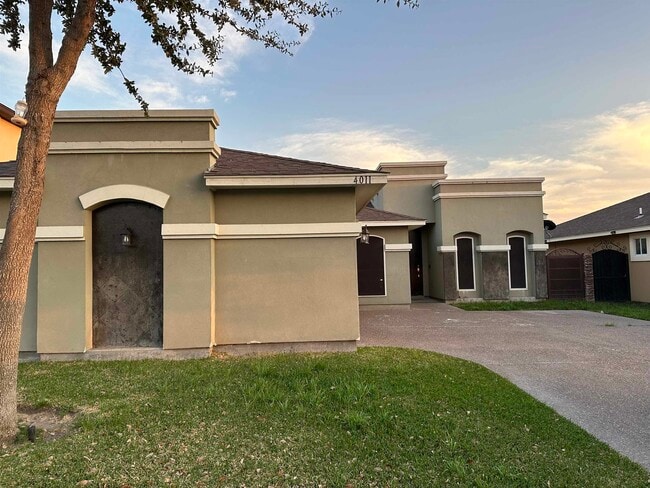 Photo - 4011 Aidin St