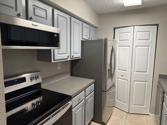3732 Idlebrook Cir Unit 210