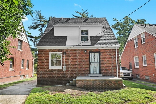 Photo - Modern Living in a Classic Detroit Neighborhood