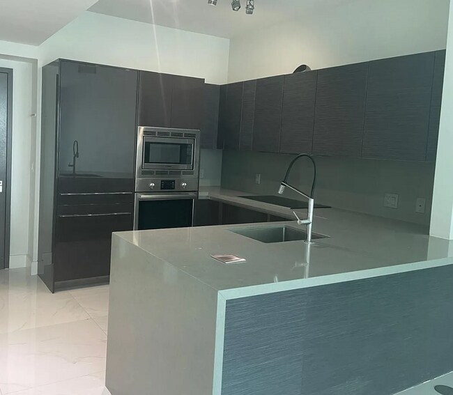 Building Photo - 1080 Brickell Ave Unit 1607