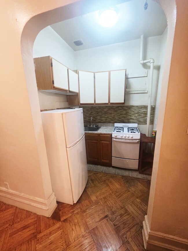 Photo - 105 Halsey St