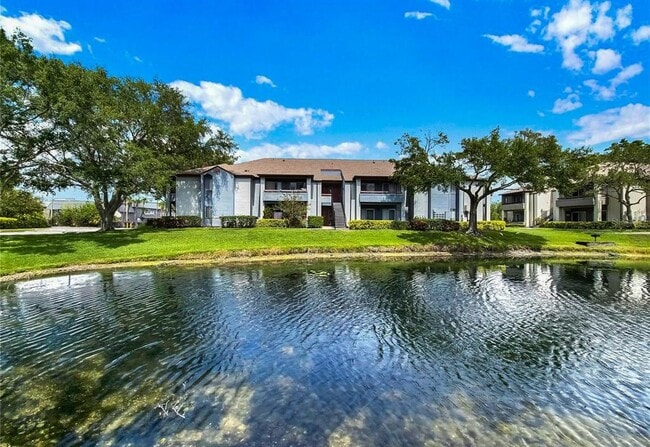 Building Photo - 10263 Gandy Blvd N Unit 405