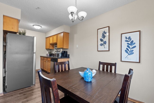 Photo - Granite Peaks