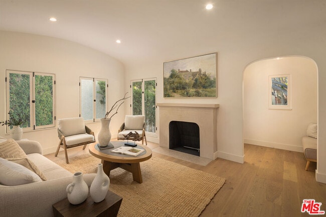 Photo - 8817 Ashcroft Ave