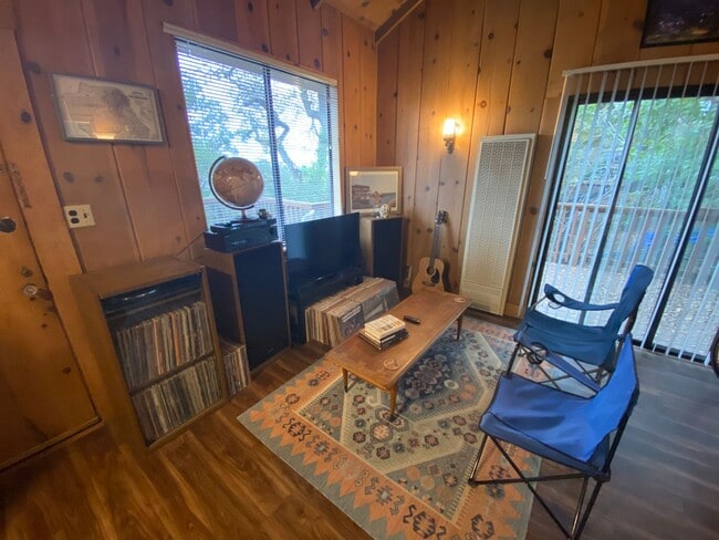 Photo - 9000 - EMERALD HILLS Unit Cabin