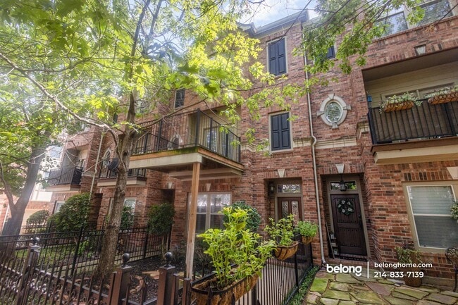 Photo - 3610 Gillespie St Unidad 8