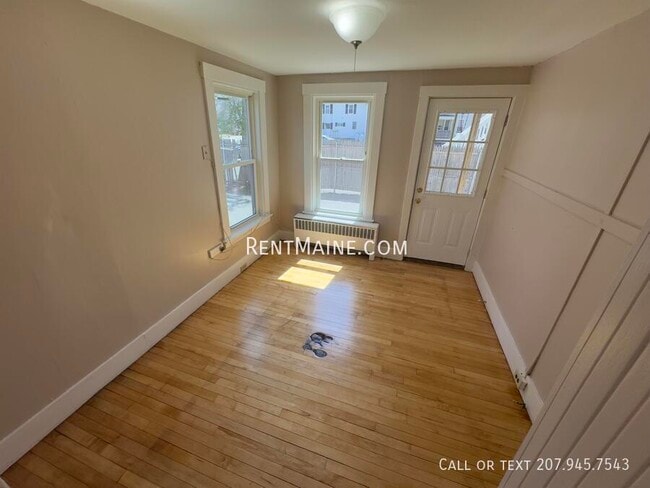 Photo - 145 Essex St Unit B
